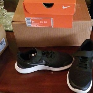 Tennis shoes for girl